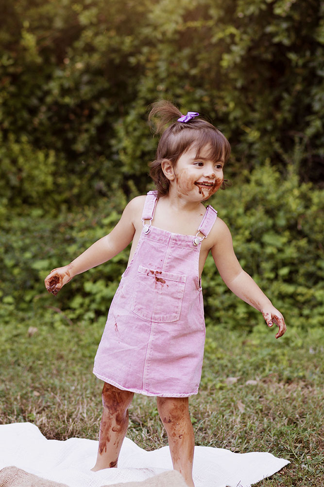 Sesiones de fotos smash cake en exterior. Celebraciones diferentes en Madrid