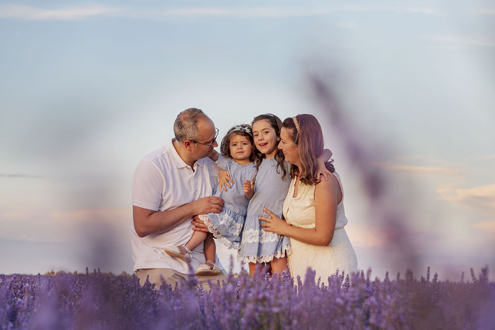 Sesiones de fotos en campos de lavandas, para toda la familia.
